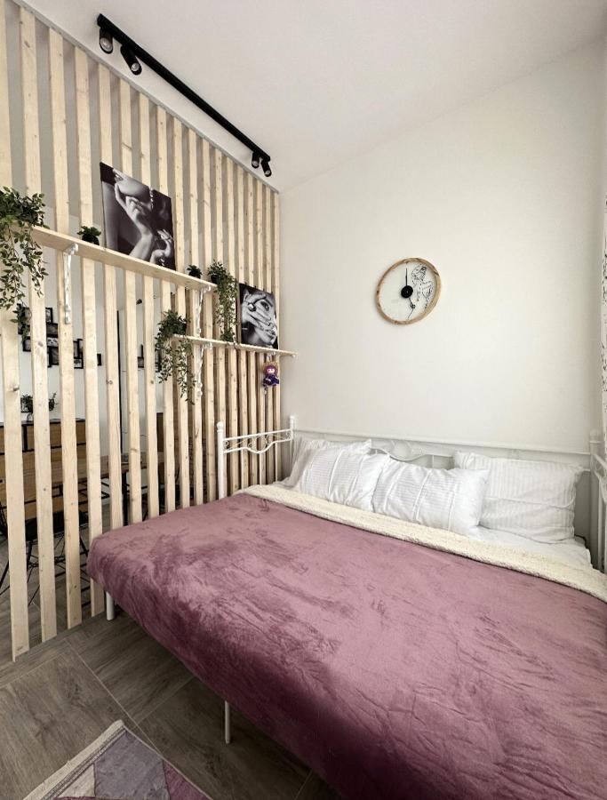 Studio Apartment, 5 Minutes To The Beach Bar Bagian luar foto