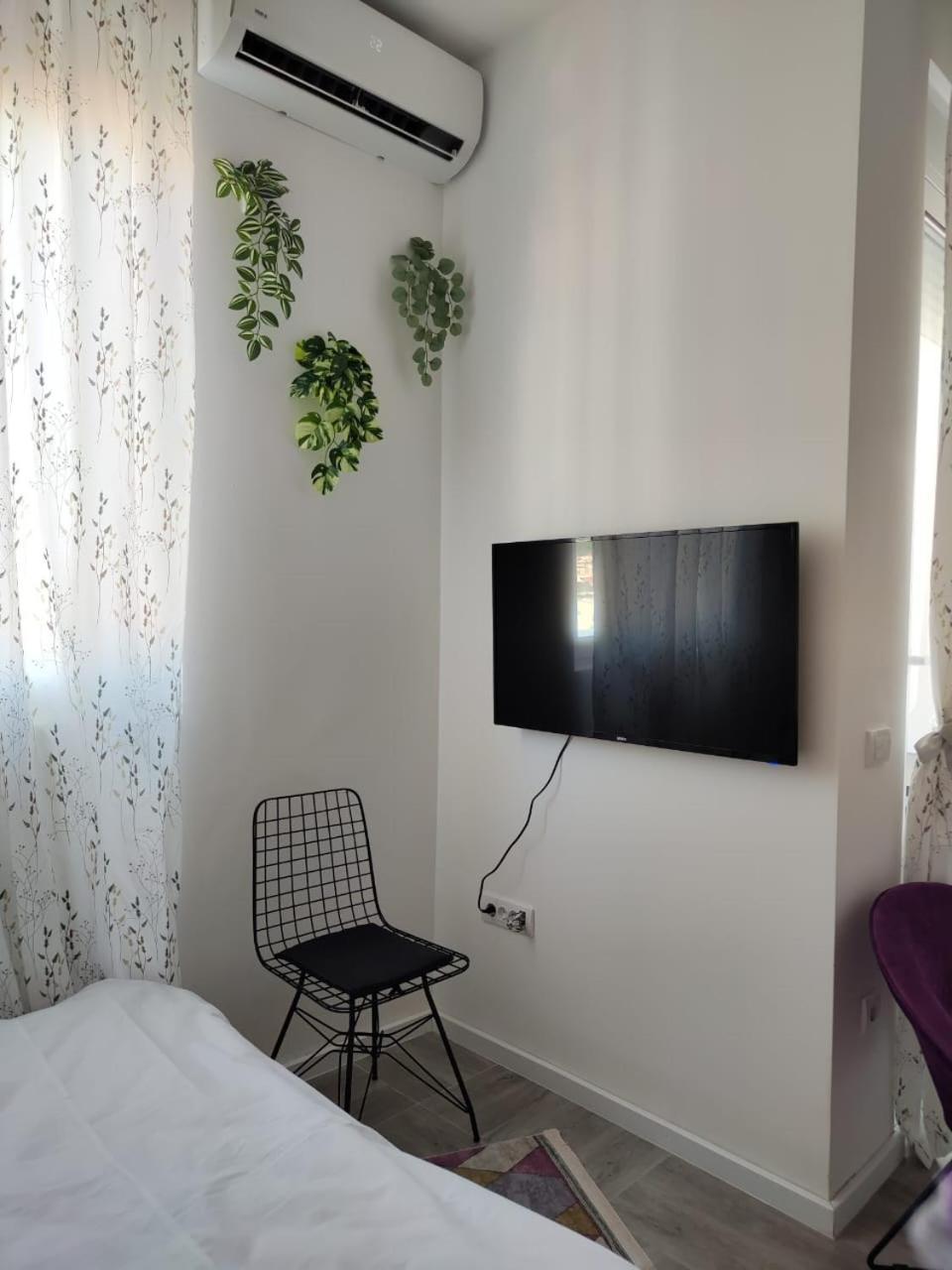 Studio Apartment, 5 Minutes To The Beach Bar Bagian luar foto
